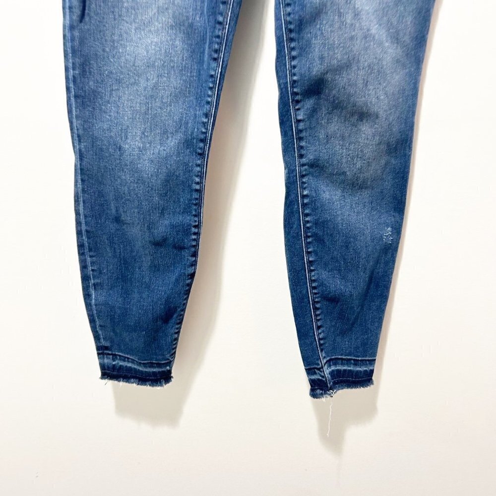 🌷Sale Spanx Distressed Ankle Skinny Jeans Size Medium Medium Wash Released Hem - Picture 6 of 14